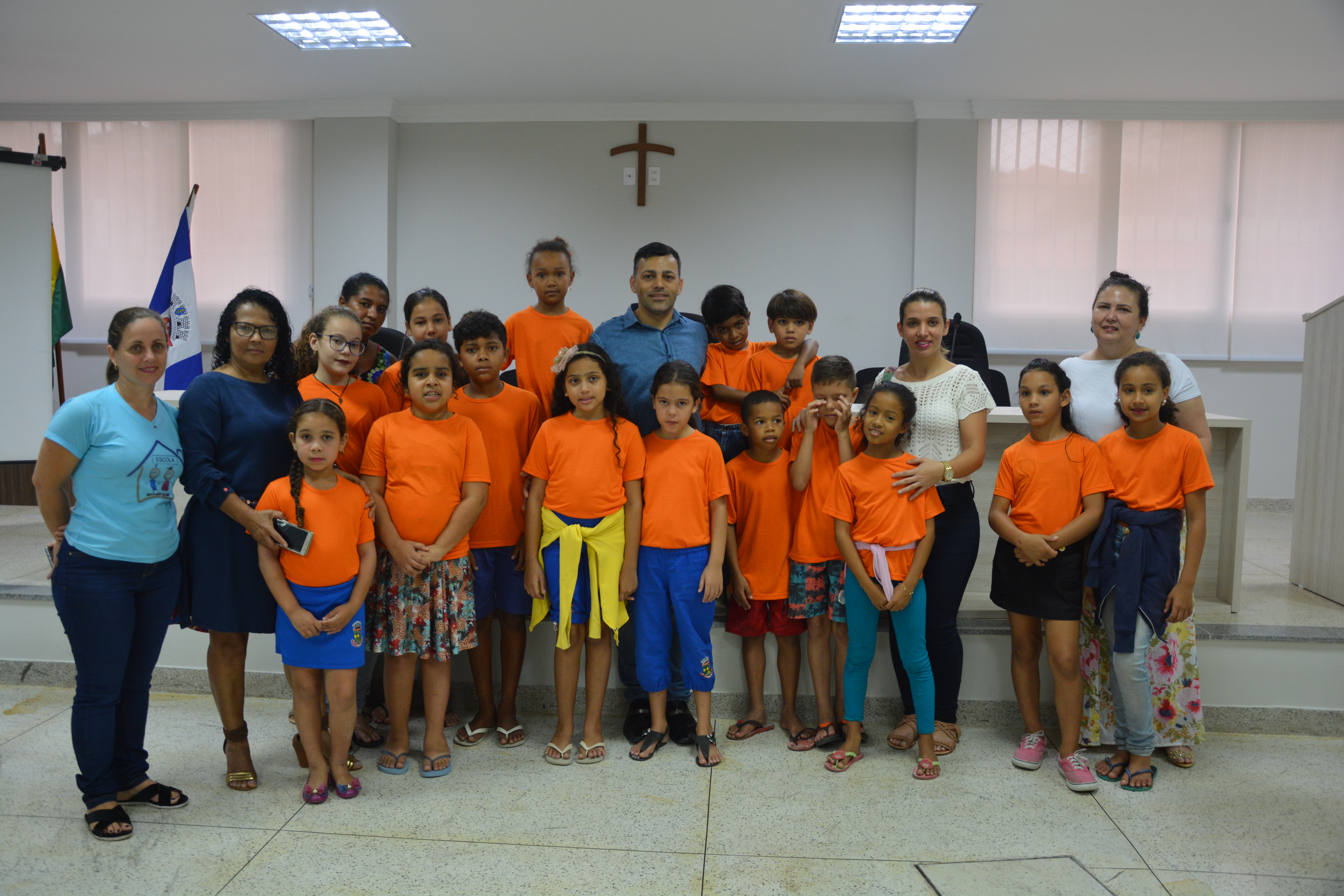 Alunos da Emef Antonio Fernandes visitam a Câmara de Linhares