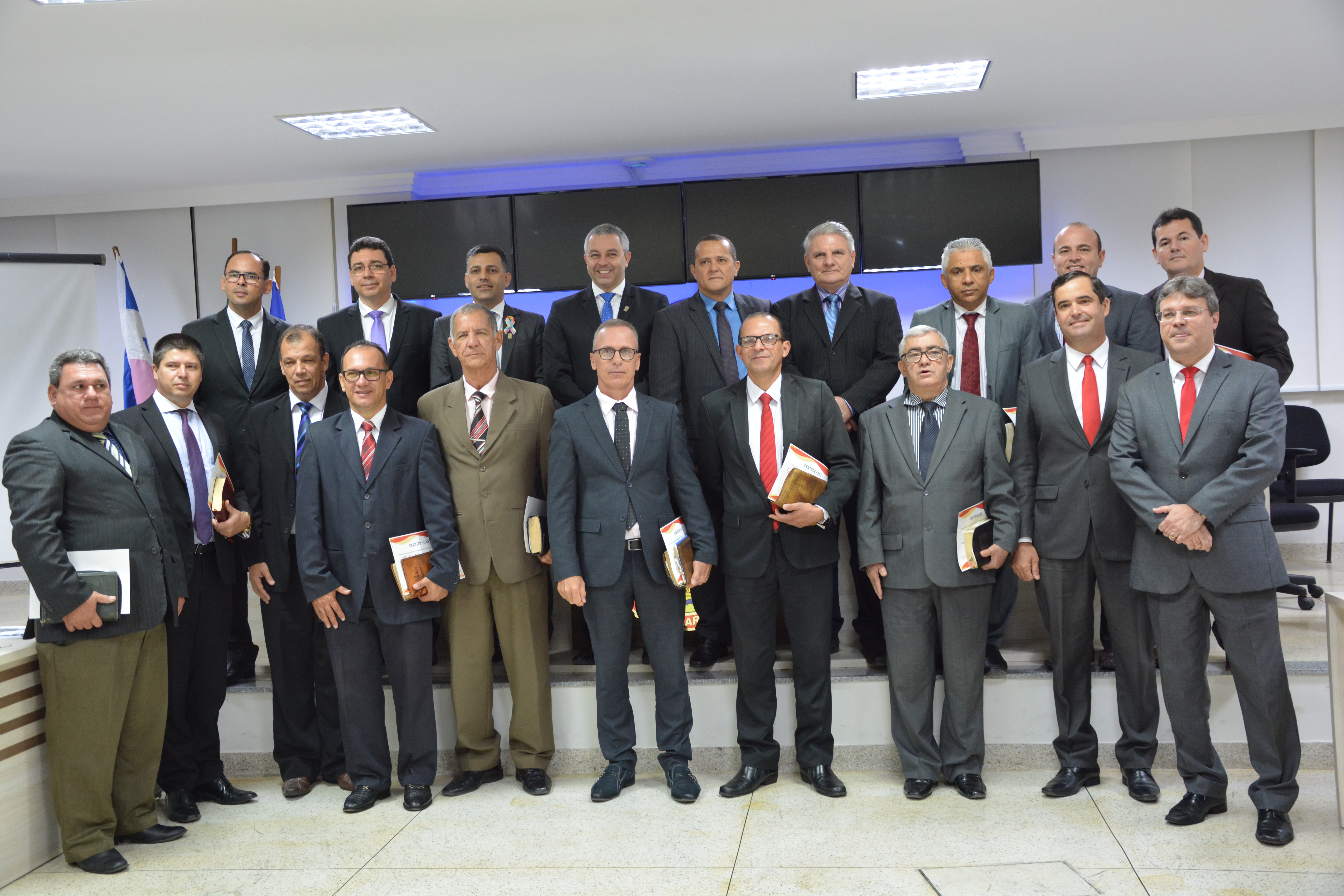 Câmara de Linhares homenageia os 40 anos da igreja Maranata em Sessão Solene