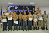 CML homenageia bombeiros e soldados em Sessão Solene