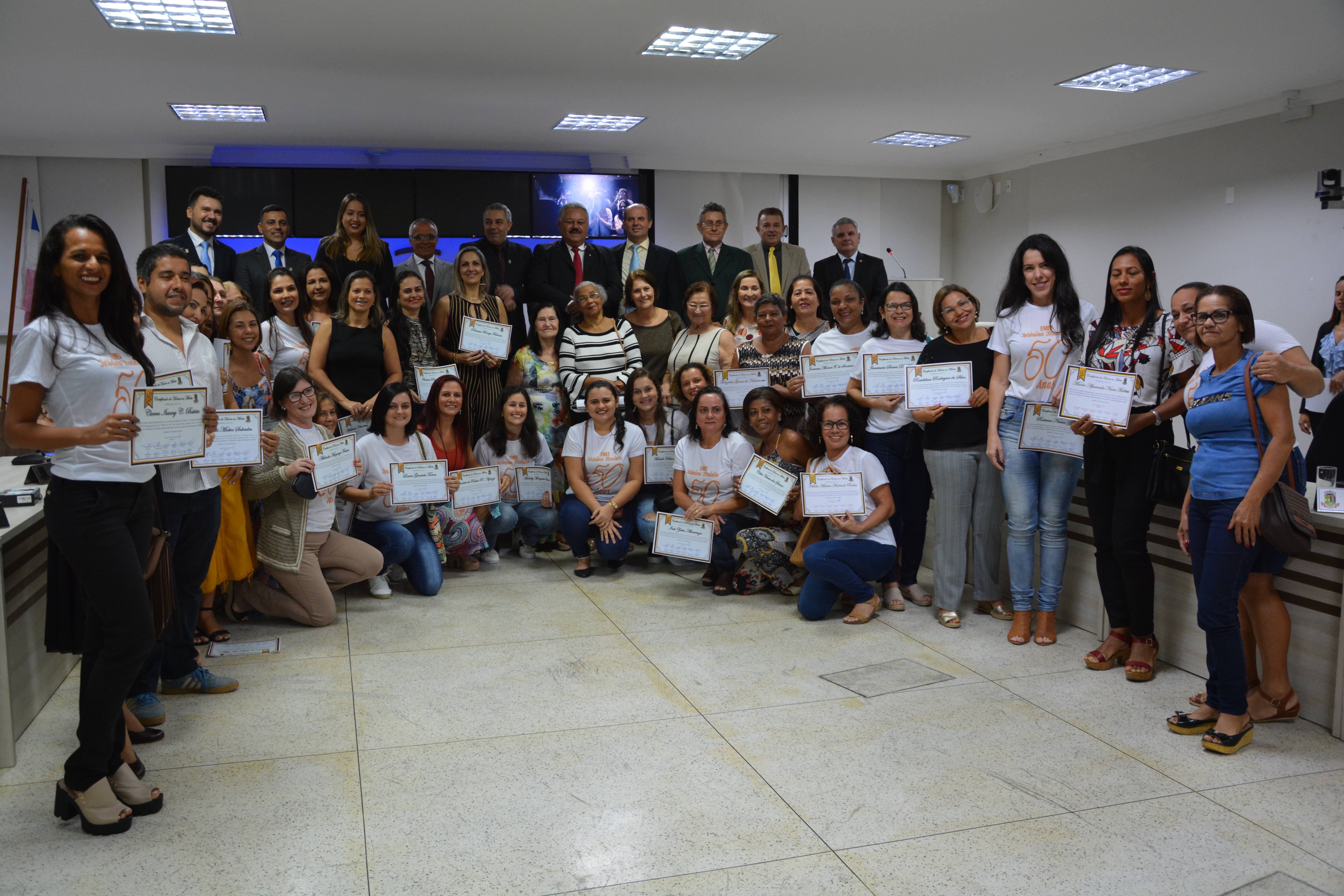 Noite de homenagens na Câmara Municipal de Linhares