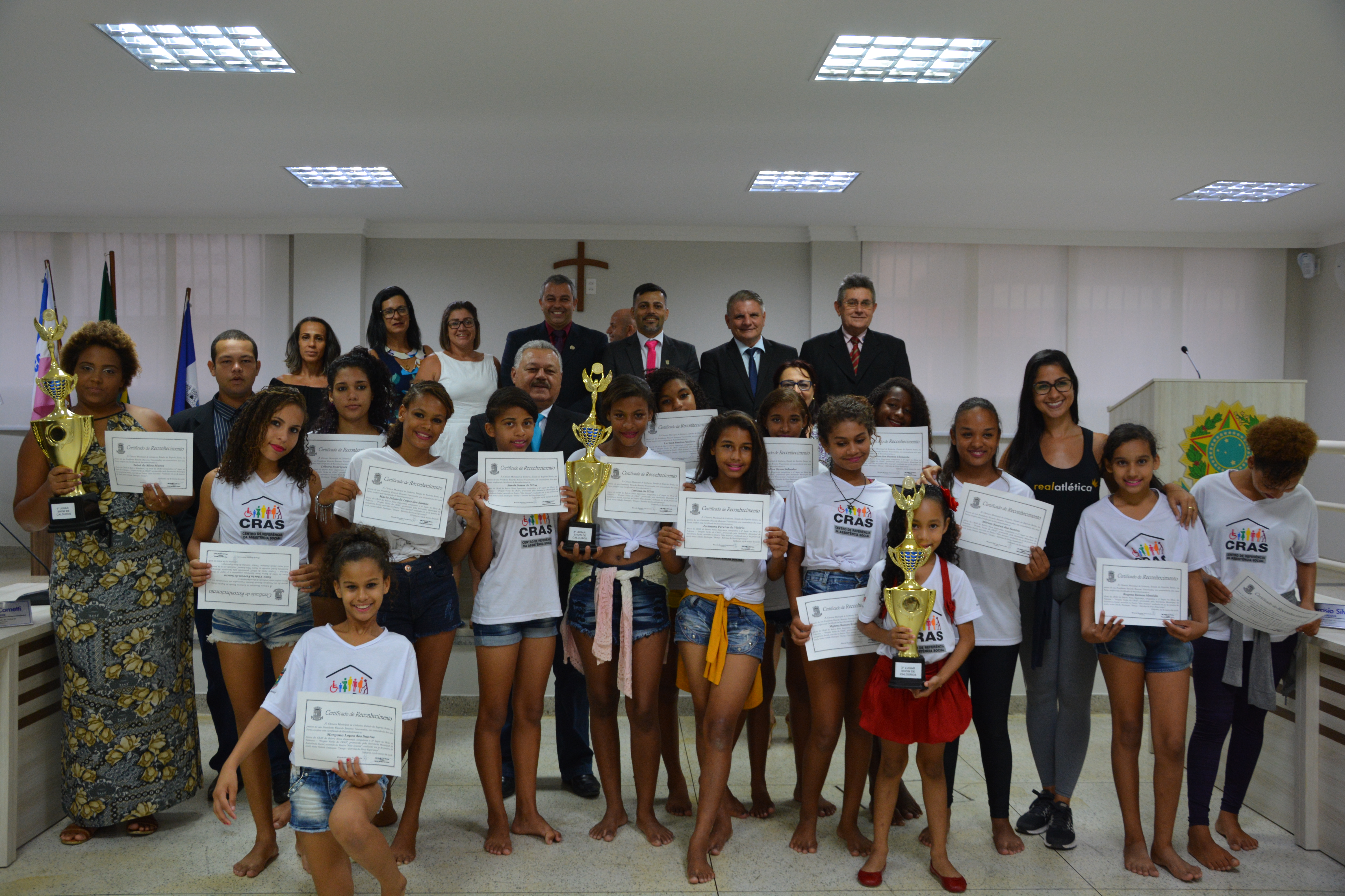 Sessão Solene homenageia crianças e adolescentes do CRAS de Linhares