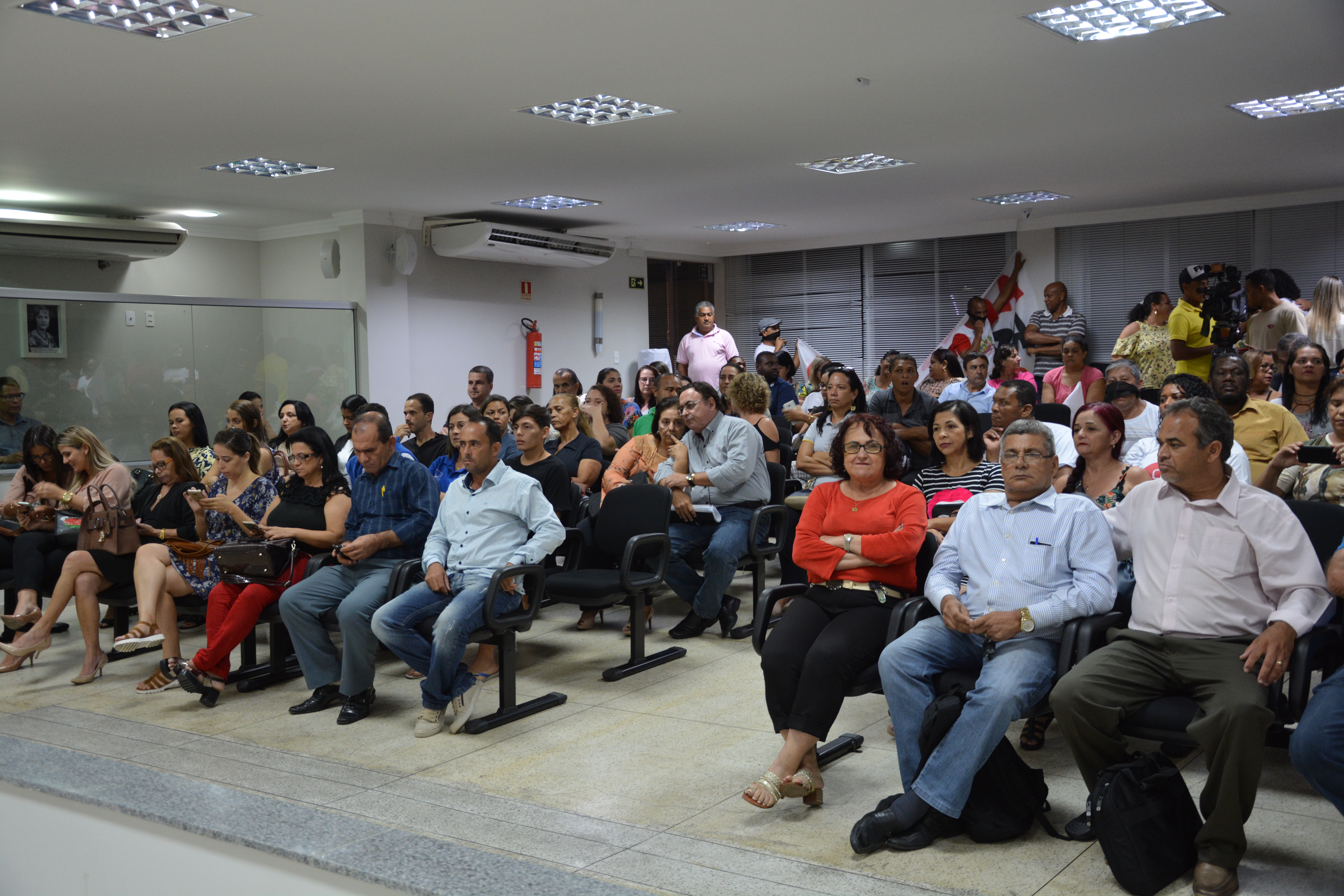 Vereadores aprovam projetos nesta segunda-feira (09)